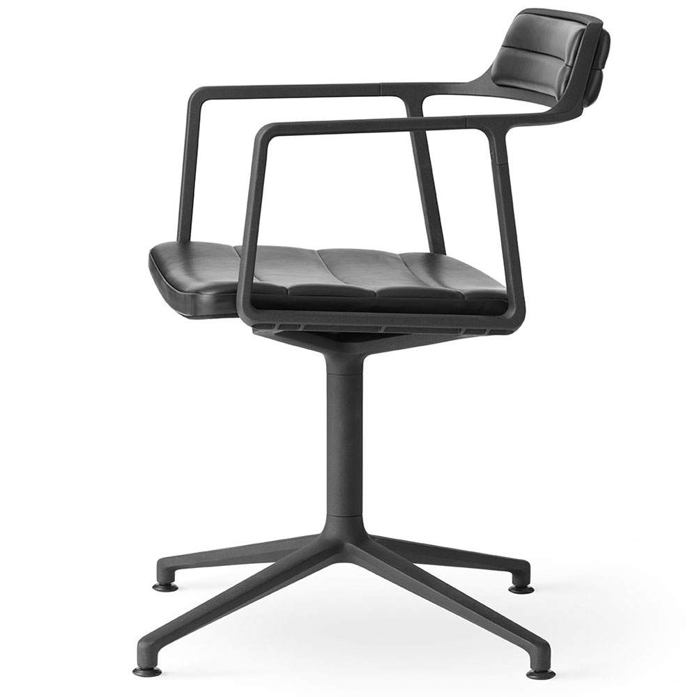 452 Svingstol med Føtter, Pudderlakkert Aluminium / Sort Skinn